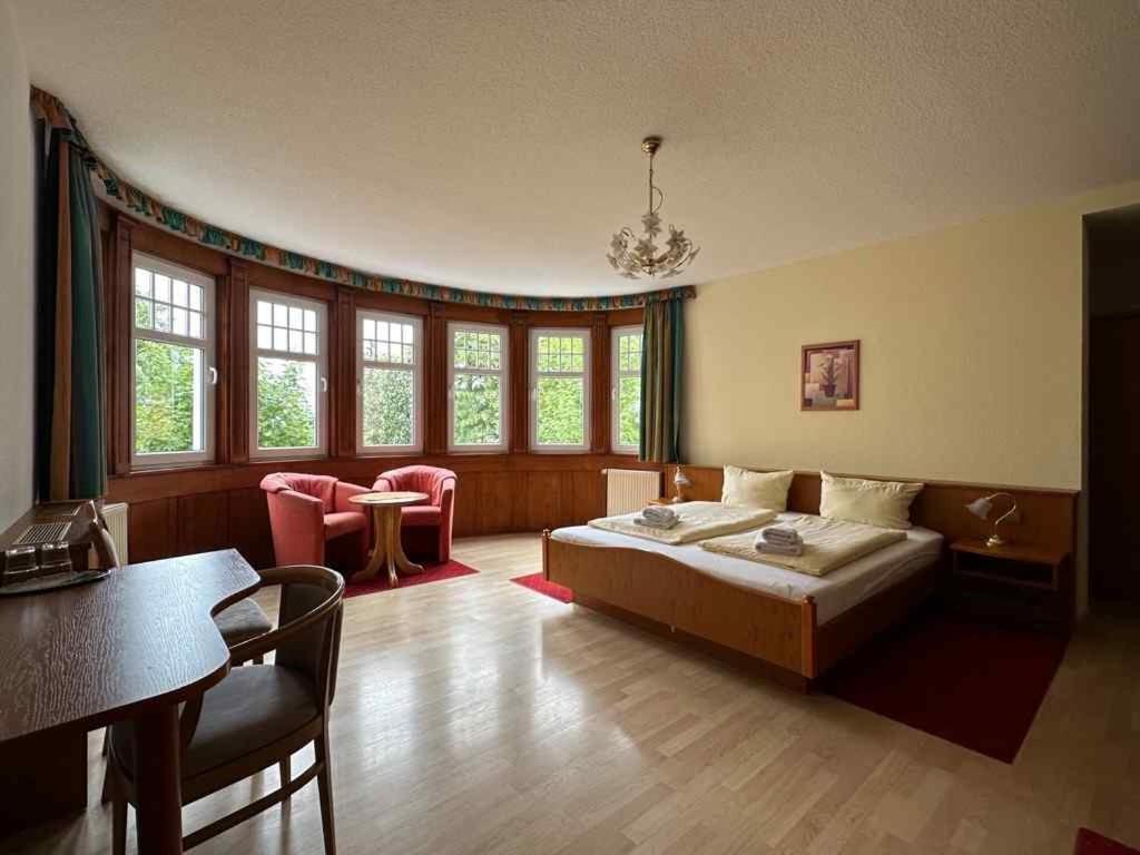 Gaststaette & Pension Waldschloesschen Oberhof  Exterior photo